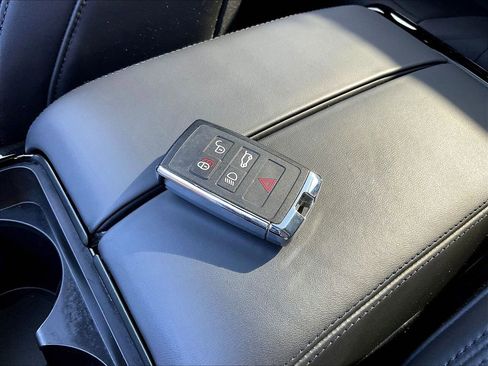 Used 2024 Land Rover Range Rover Velar Dynamic HSE AWD/4WD image 35