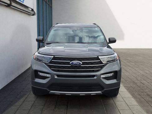 Used 2023 Ford Explorer XLT w/ Equipment Group 202A image 8