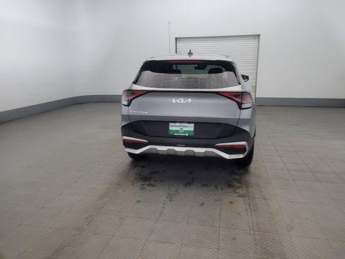 Used 2023 Kia Sportage LX image 7