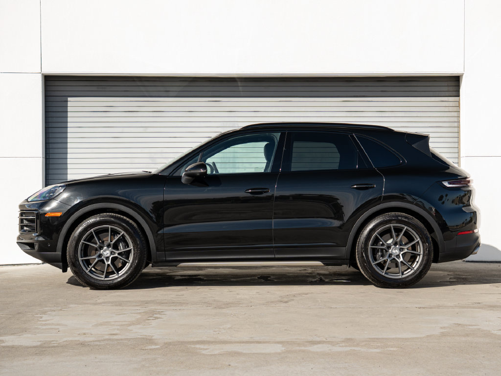 Certified 2026 Porsche Cayenne AWD/4WD image 2