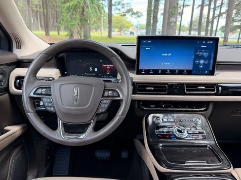 Used 2023 Lincoln Nautilus Reserve w/ Equipment Group 201A AWD/4WD image 3