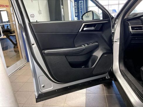 Used 2025 Mitsubishi Outlander SE AWD/4WD image 9
