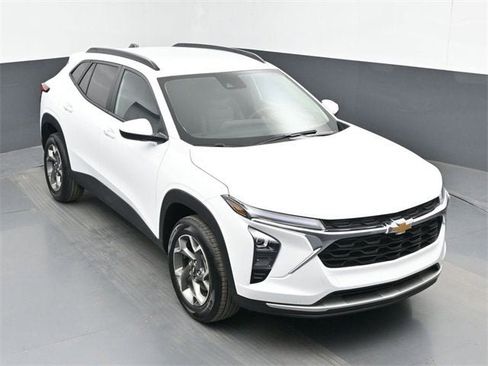 New 2026 Chevrolet Trax LT image 32