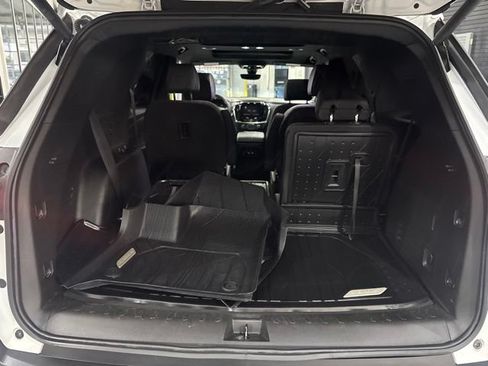Used 2023 Chevrolet Traverse RS AWD/4WD image 36