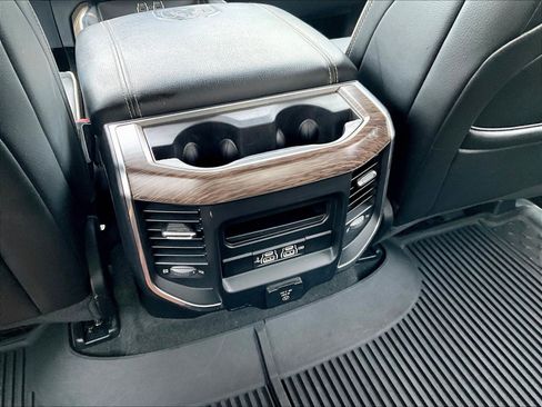 Used 2020 RAM 1500 Laramie AWD/4WD image 11