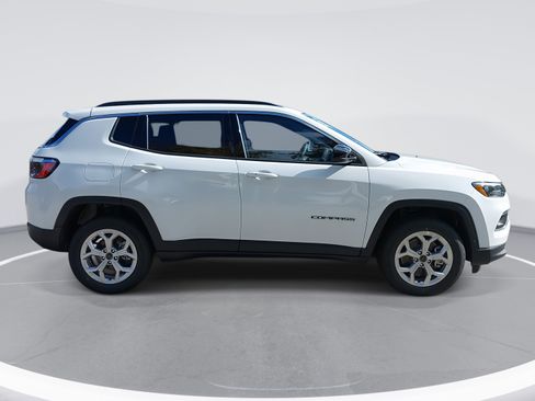 New 2026 Jeep Compass Latitude image 4