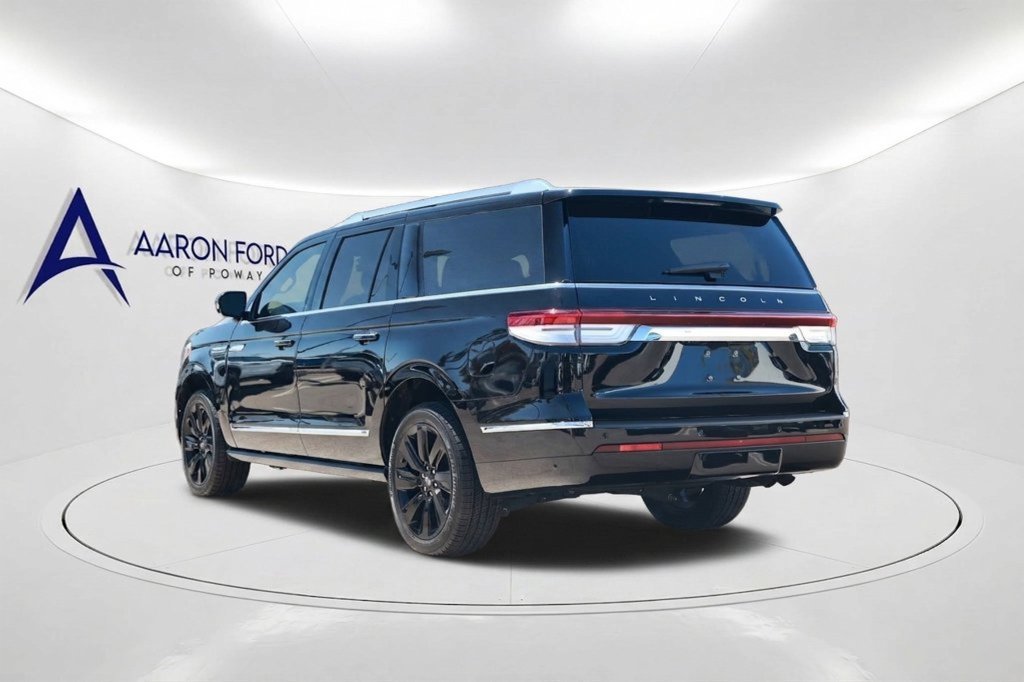 Used 2024 Lincoln Navigator L Reserve AWD/4WD image 7