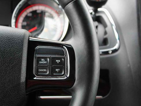 Used 2017 Dodge Grand Caravan SXT w/ Driver Convenience Group image 17