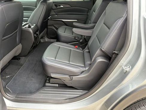 New 2026 Chevrolet Traverse LT w/ Sun and Wheel Package FWD image 22