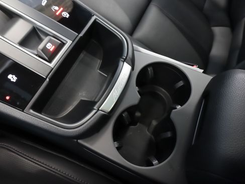 Used 2025 Porsche Macan image 18