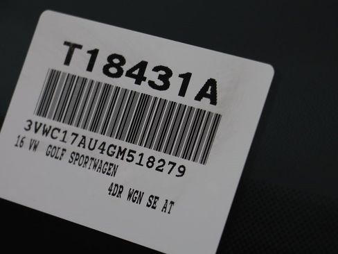 Used 2016 Volkswagen Golf SE image 24