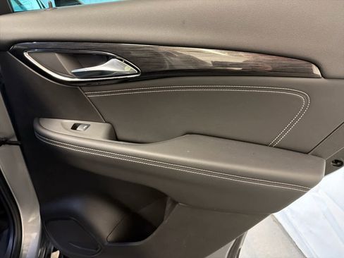 Used 2023 Buick Envision Essence image 35