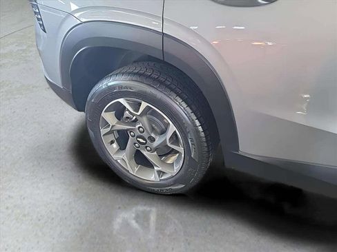 Used 2024 Chevrolet Trax LT w/ Driver Confidence Package image 28