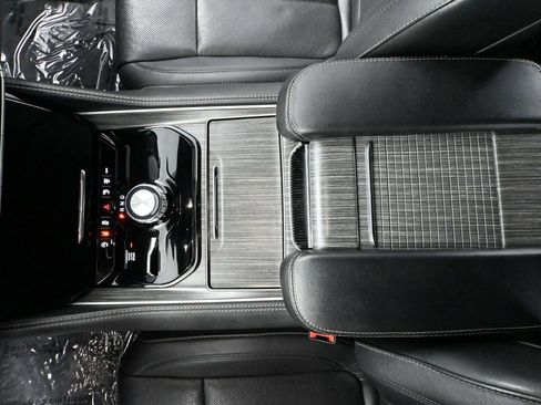 Used 2024 Jeep Wagoneer Series II w/ Flexible Seating Group AWD/4WD image 35