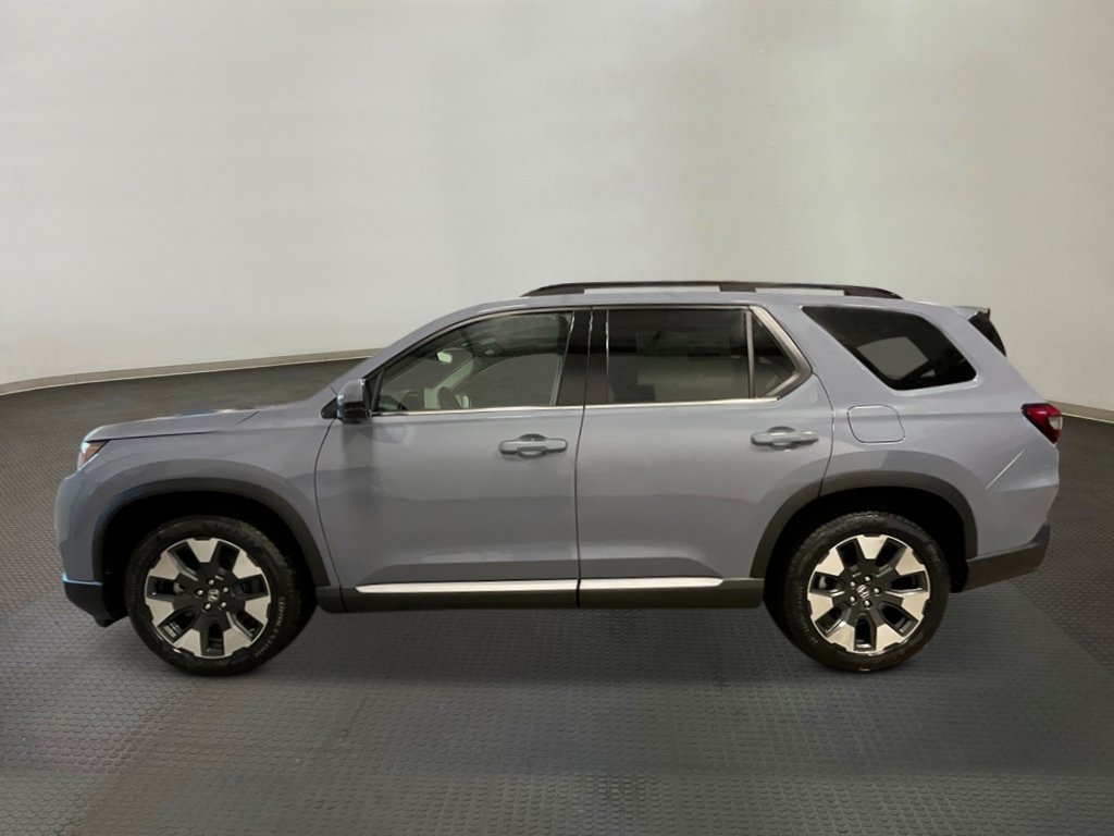 New 2026 Honda Pilot Touring image 2