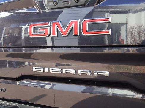 Used 2023 GMC Sierra 1500 AT4 w/ AT4 Premium Package image 21