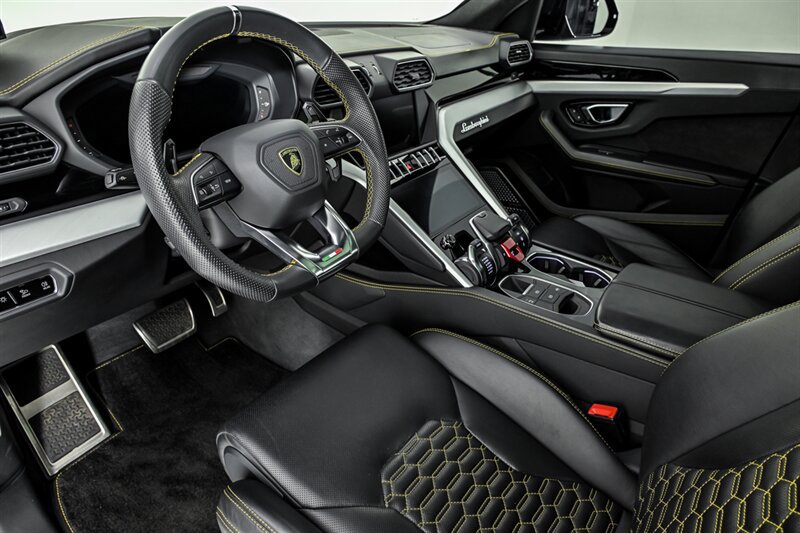 Used 2019 Lamborghini Urus AWD/4WD image 33