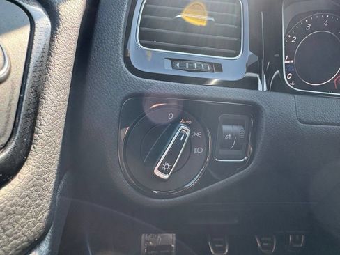 Used 2019 Volkswagen Golf R 4-Door AWD/4WD image 28