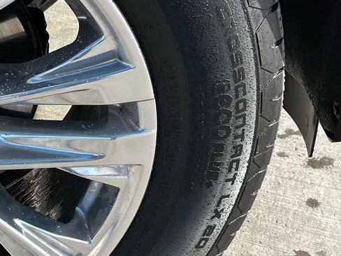 Used 2025 GMC Yukon XL Denali image 8