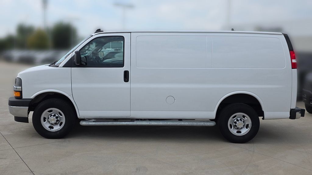 Used 2024 Chevrolet Express 2500 w/ Driver Convenience Package RWD image 2