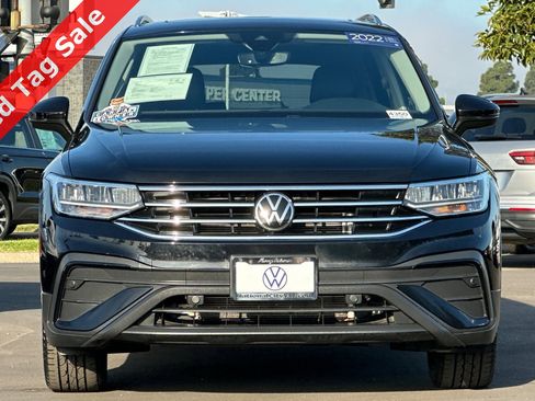 Certified 2022 Volkswagen Tiguan SE w/ Panoramic Sunroof Package image 9