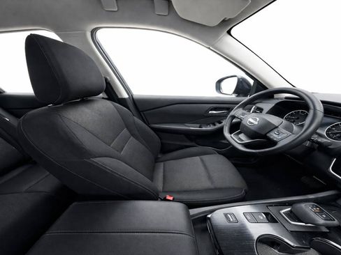 Used 2025 Nissan Rogue SV FWD image 11