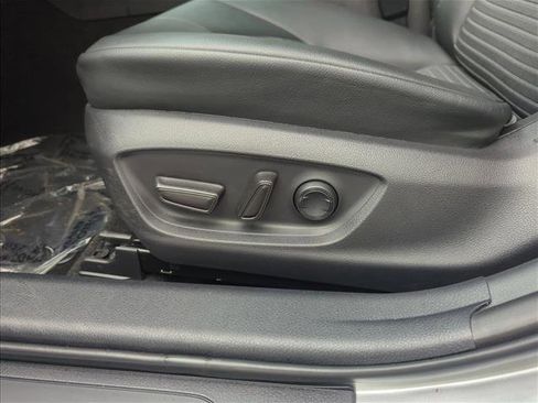 Used 2019 Toyota Camry SE image 18