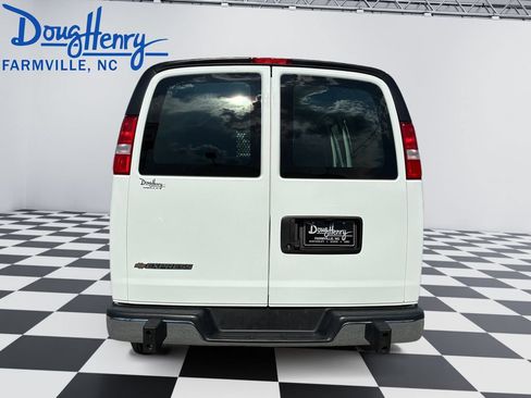 Used 2025 Chevrolet Express 2500 w/ Driver Convenience Package RWD image 4