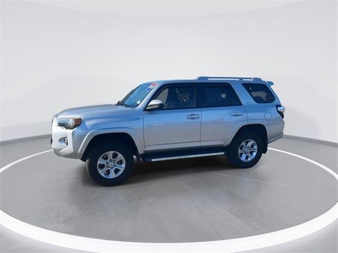 Used 2018 Toyota 4Runner SR5 image 3
