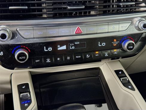 Certified 2022 Kia Telluride EX w/ EX Premium Package AWD/4WD image 18