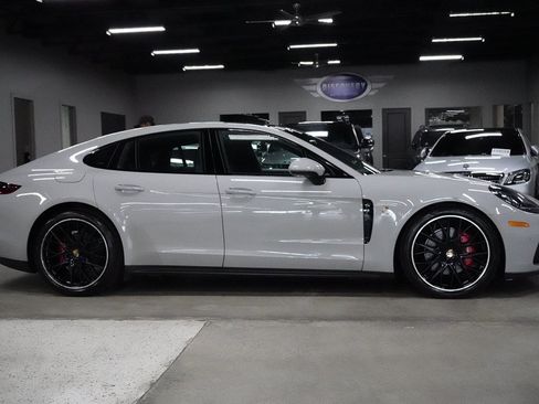 Used 2019 Porsche Panamera RWD image 6