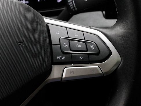 Used 2025 Volkswagen Jetta SE FWD image 28