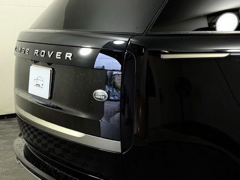 Certified 2023 Land Rover Range Rover SE image 17
