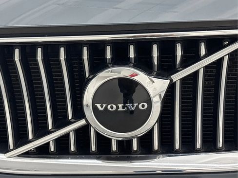 Used 2022 Volvo XC90 T6 Momentum w/ Climate Package image 36