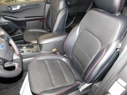 Used 2024 Ford Escape ST-Line image 13