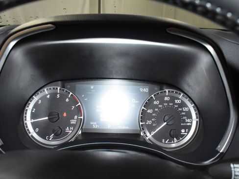 Used 2025 Toyota Highlander XLE FWD image 15