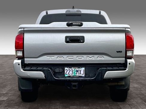 Used 2021 Toyota Tacoma TRD Off-Road w/ Technology Package image 6