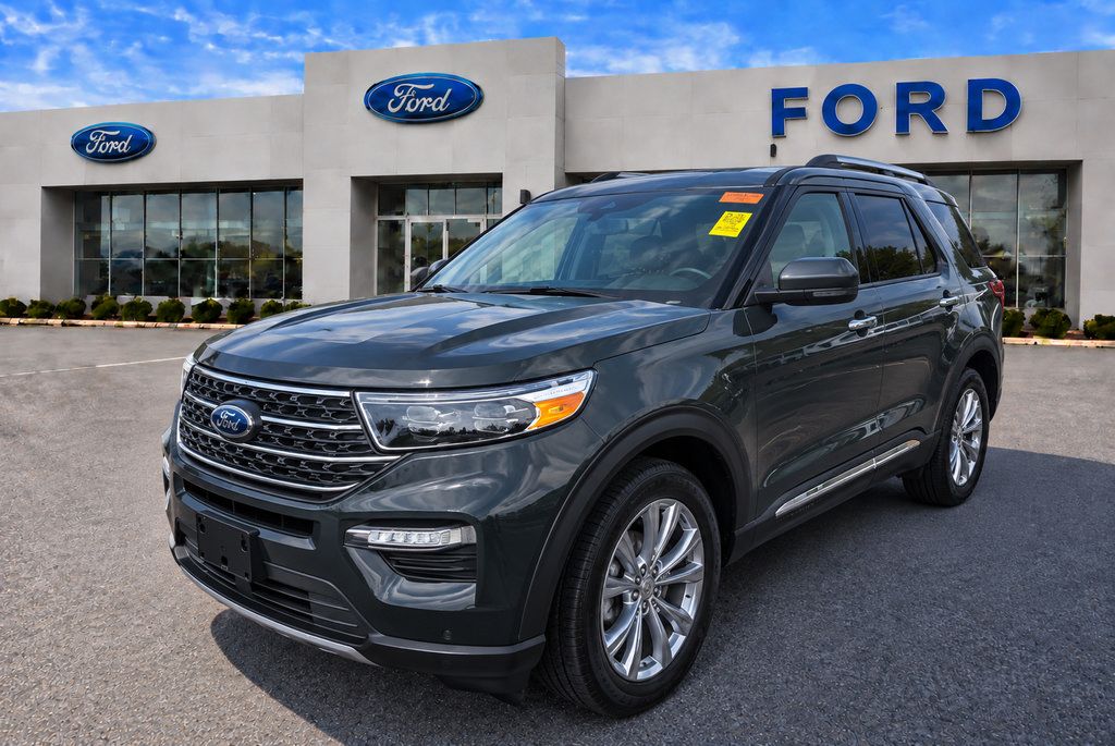 Used 2023 Ford Explorer XLT w/ Equipment Group 202A AWD/4WD image 1
