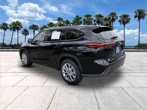 Used 2020 Toyota Highlander Limited image 6