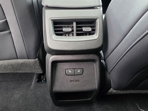 Used 2025 Chevrolet Equinox EV RS image 20