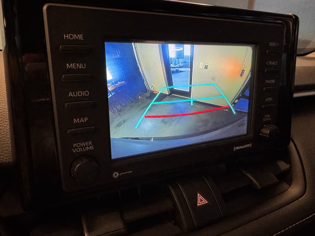 Used 2022 Toyota RAV4 LE AWD/4WD image 14
