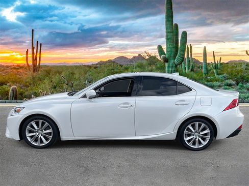 Used 2016 Lexus IS 200t image 3