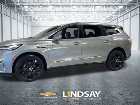 Used 2023 Buick Enclave Essence w/ Sport Touring Edition image 6