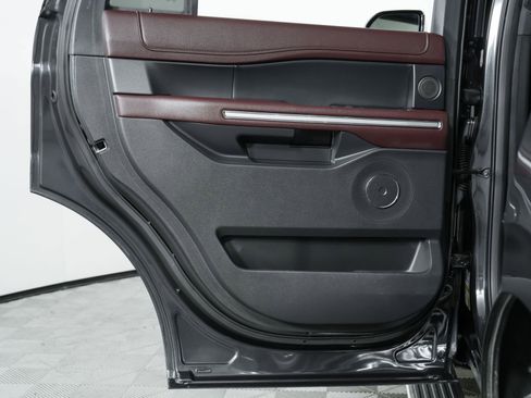 Used 2024 Ford Expedition Limited image 20