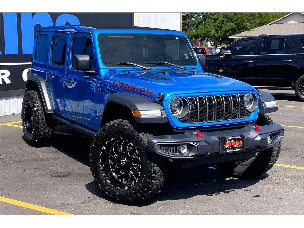 Used 2025 Jeep Wrangler Unlimited Rubicon w/ Convenience Group AWD/4WD image 2