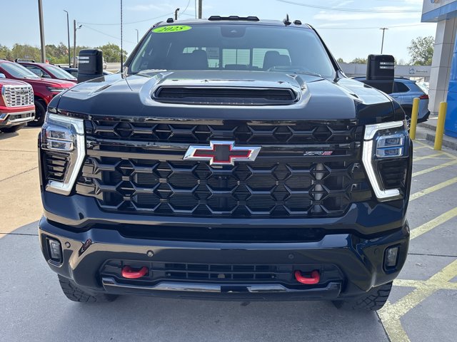 Used 2025 Chevrolet Silverado 2500 ZR2 w/ Technology Package AWD/4WD image 11
