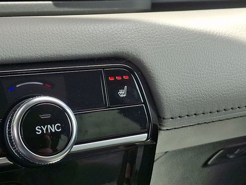 Used 2025 Honda Pilot EX-L image 26