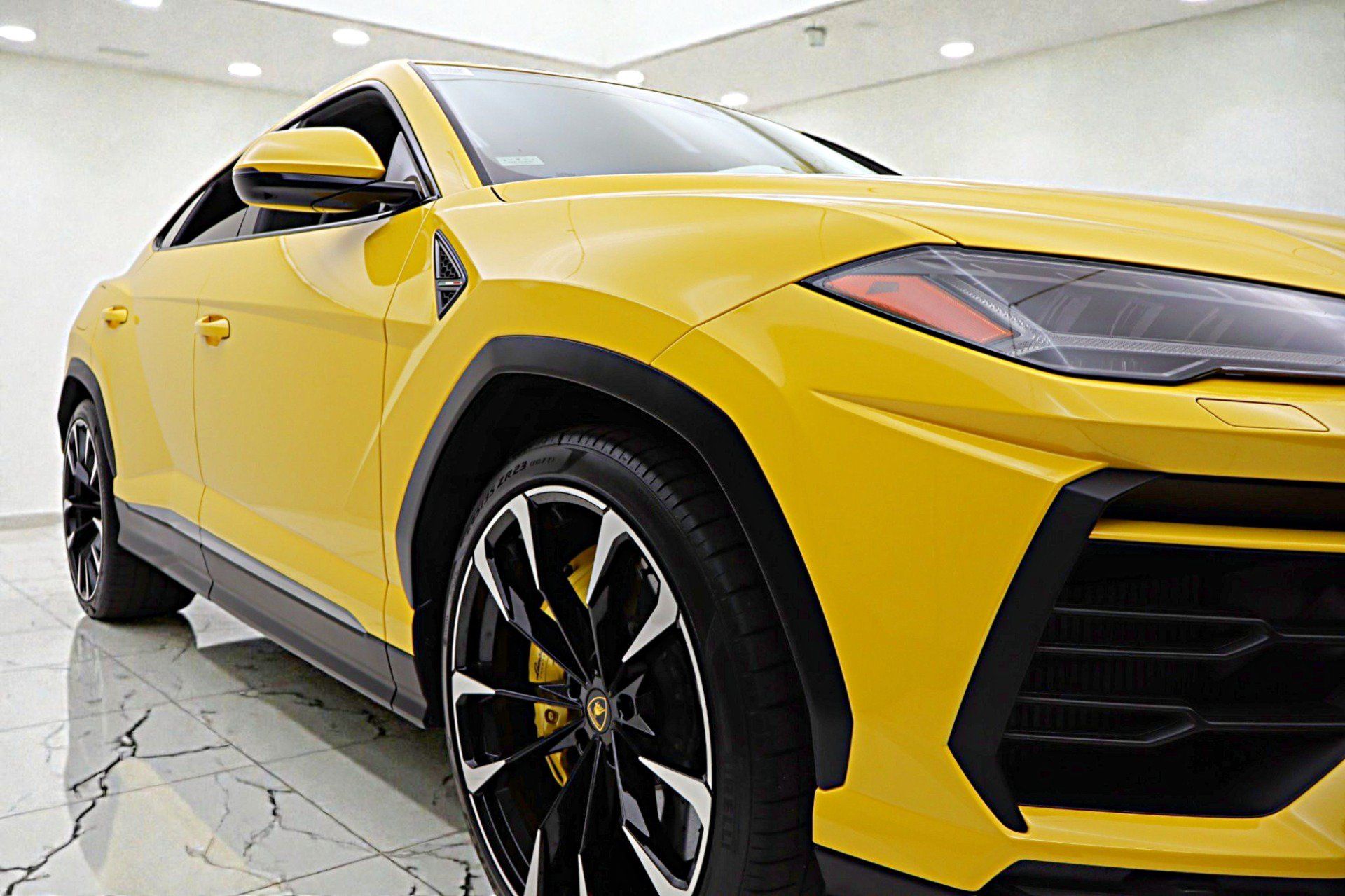 Used 2022 Lamborghini Urus AWD/4WD image 15