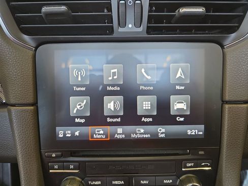 Used 2018 Porsche 911 Carrera image 21