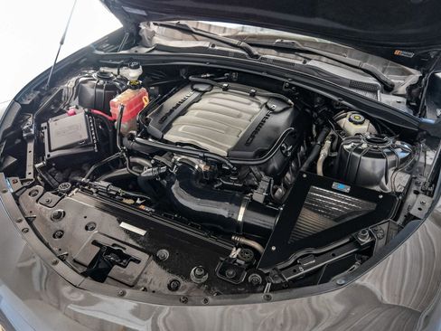 Used 2018 Chevrolet Camaro SS image 39